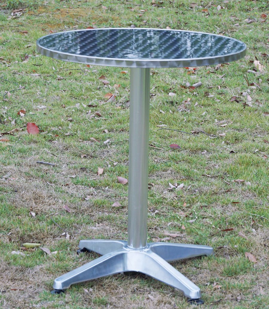 Outdoor Round Table with Woven-Back Chairs