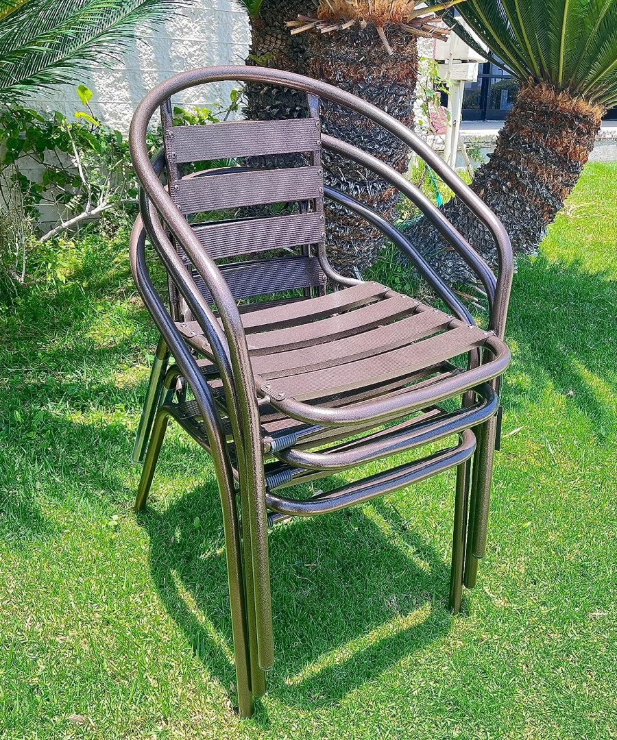 Outdoor Patio Chairs and Table
