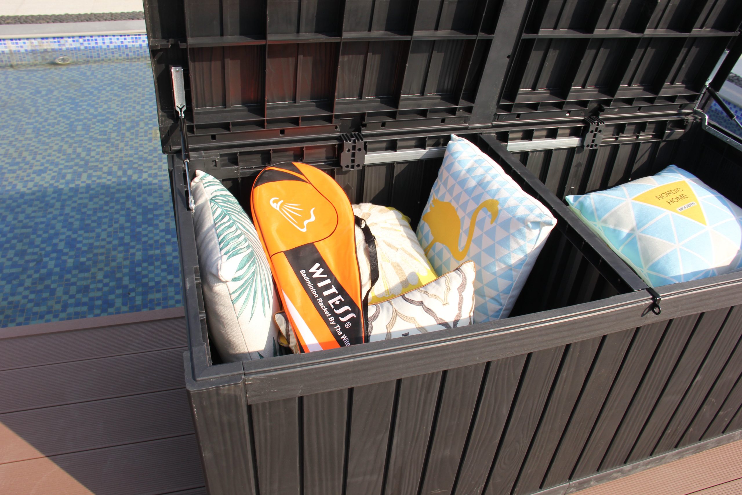 Outdoor Storage Chest - Image 8